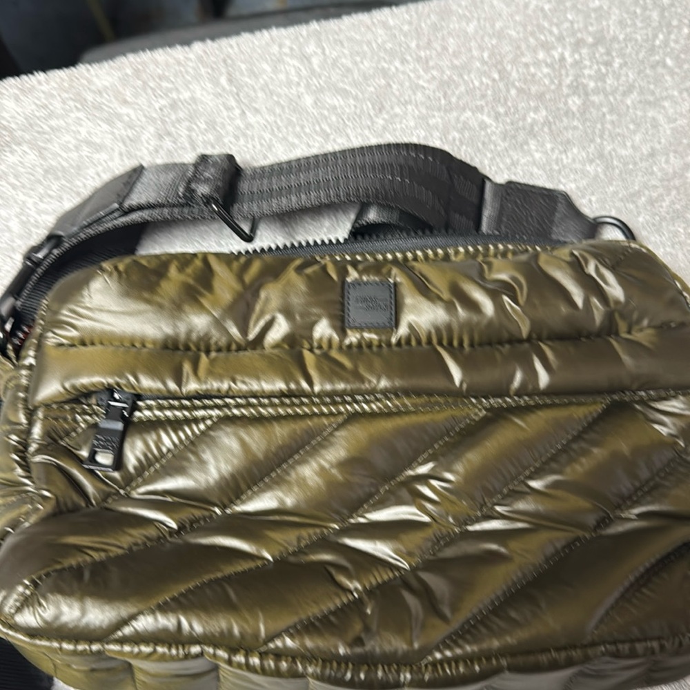 Think Rolyn bag, never used, excellent shape, non smoker, olive gree